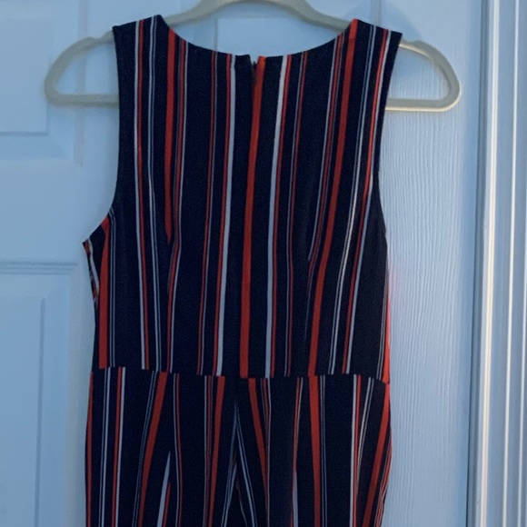 Striped Cropped Jump Suit - Picture 6 of 6